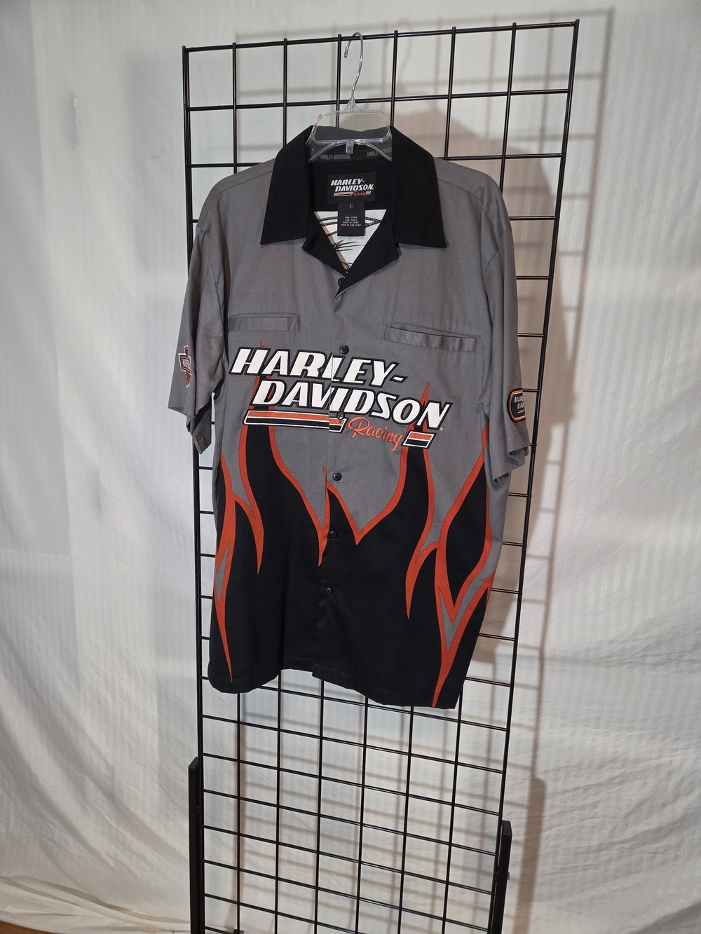 Harley-Davidson Men’s Gray & Black Racing Shirt with Red Flame Accents